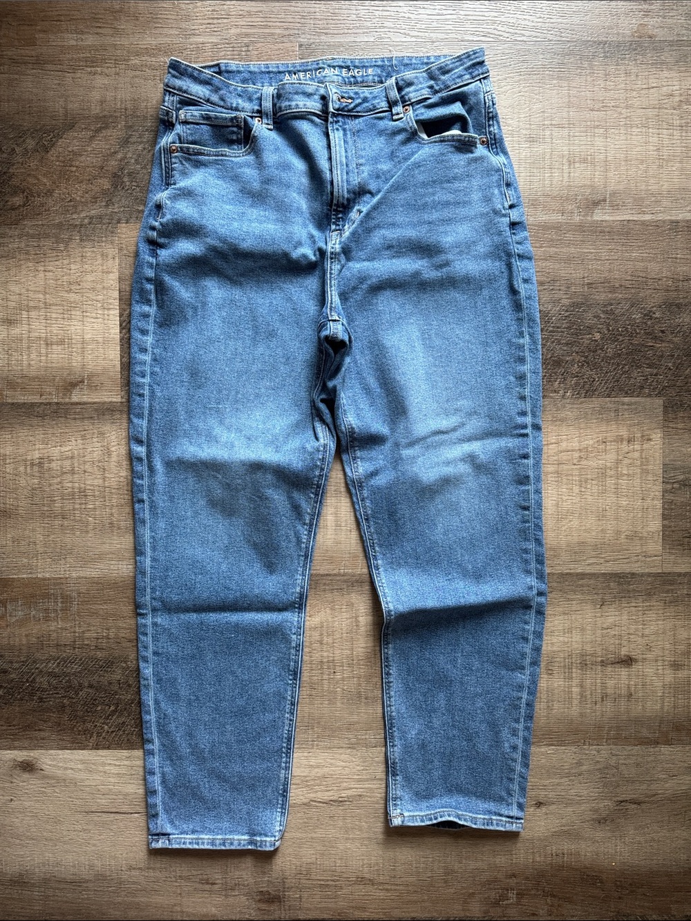 American Eagle Outfitters Women’s Light Blue mom Jeans